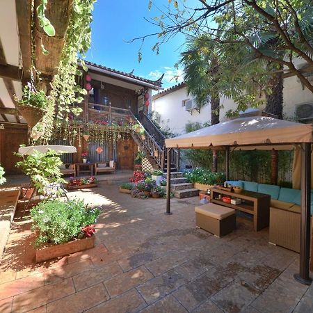 Lewo Guest House Lijiang  Buitenkant foto